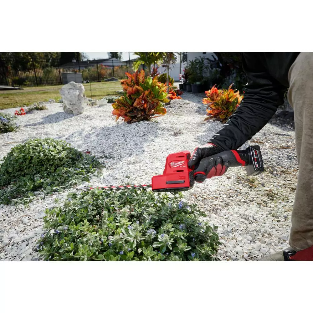 Milwaukee M12 FUEL 8 in. 12V Lithium-Ion Brushless Cordless Hedge Trimmer Kit with M18 FUEL 24 in. Hedge Trimmer (2-Tool) - Image 7